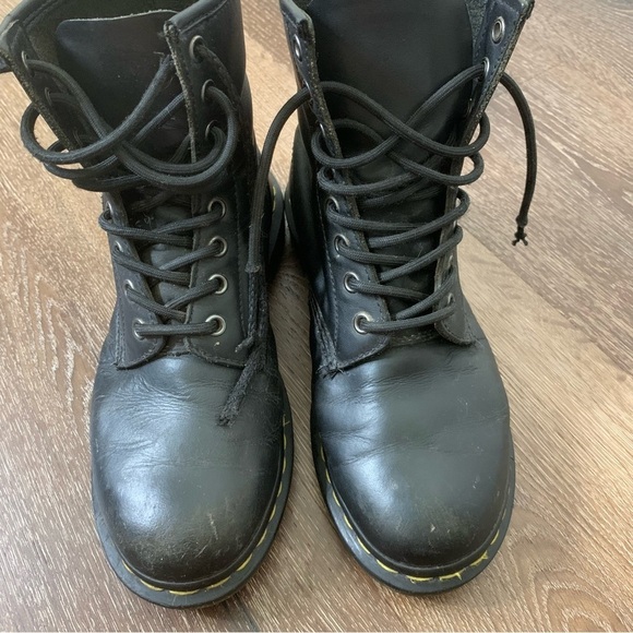 Doc martens womens black 1460 lace up boots 7 - Picture 2 of 12